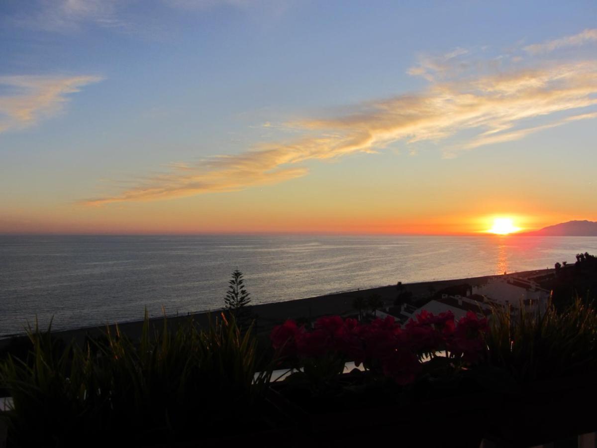 Wintowinrentals Sunny Side, Pool, Wifi & Sea View Benajarafe Eksteriør billede